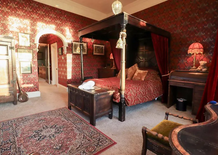 Summerlands Hall Gothic *