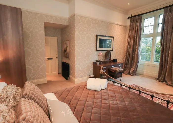 Summerlands Hall Gothic *