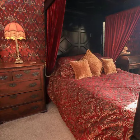Summerlands Hall Gothic Апартаменты