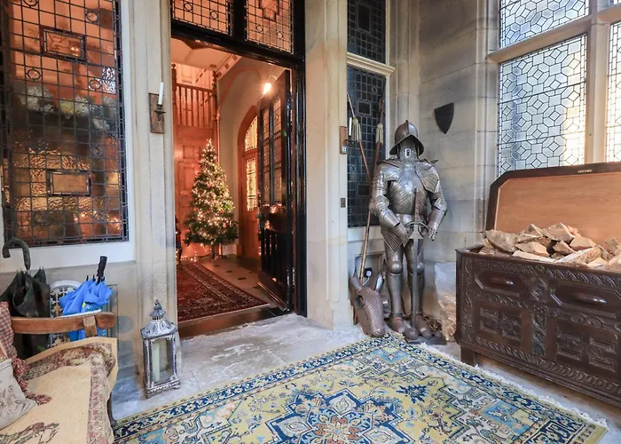 Summerlands Hall Gothic * Кендал